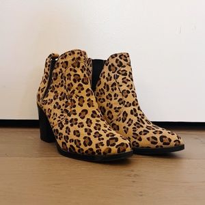 MIA Women's Brown/Black Leopard Print Pony Hair Trinaa Block Heeled Boots sz 6.5